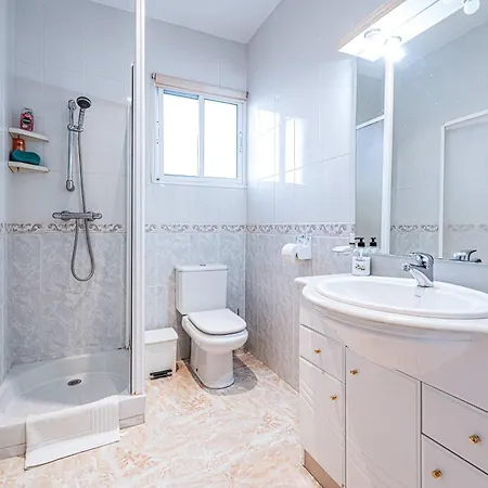 Casa Laybac Βίλα