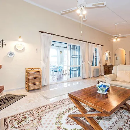 Casa Laybac Villa *
